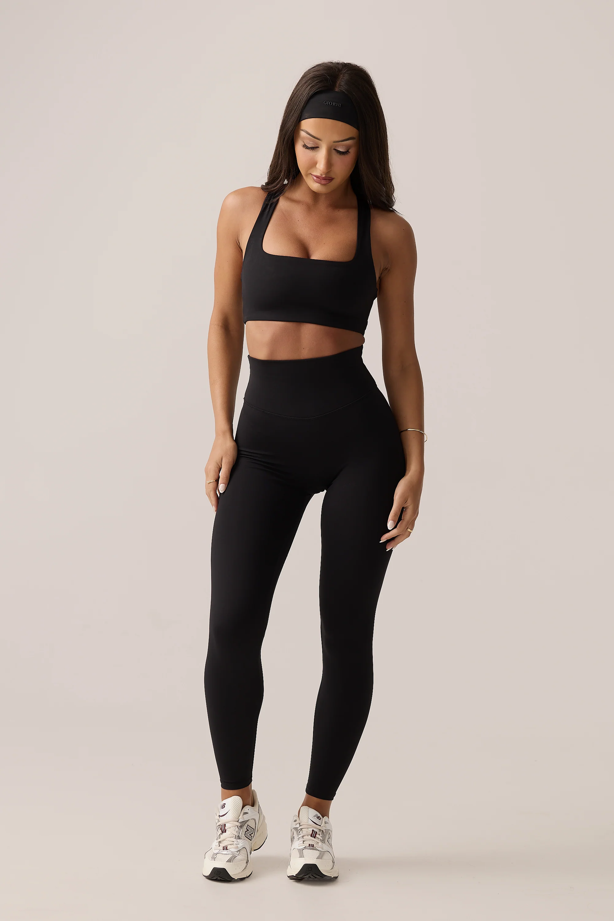 ARI - BLACK - Image 4